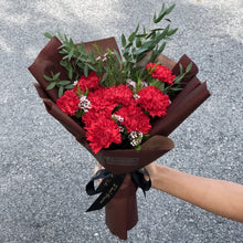 Momnificient - Carnation bouquet