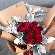 Classic V2 - Red Roses Bouquet