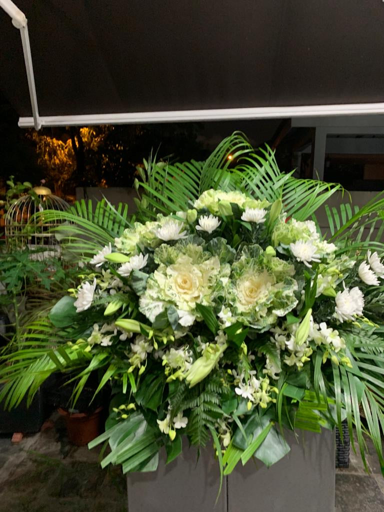 Customized Condolence Flower Wreath